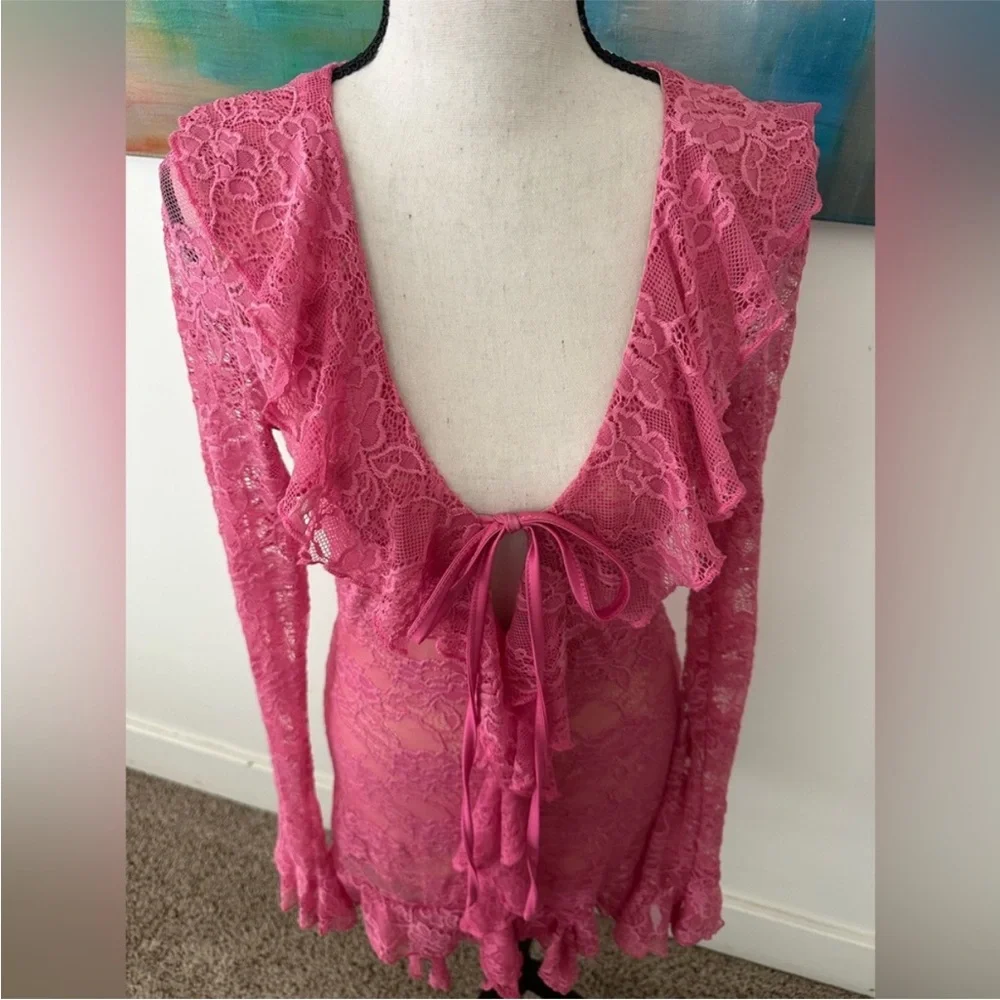 $89 NWOT Edikted Josephine Ruffle Lace Mini Dress XS - Picture 6 of 8